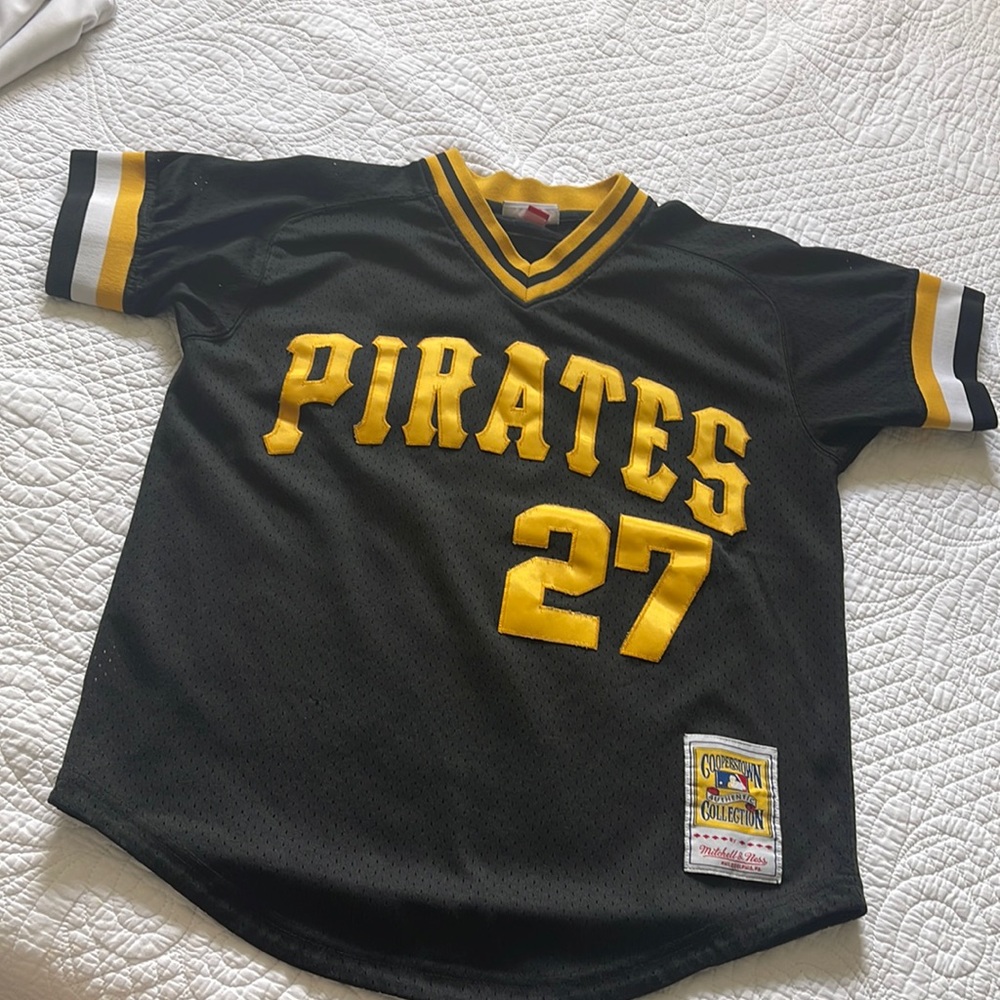 Mens pirates jersey